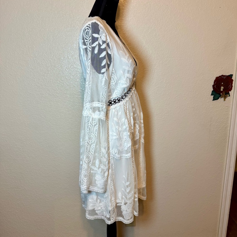 Southern Fried Chics White Lace Embroidered Mini Dress Bell Sleeve Size Large - Picture 12 of 15